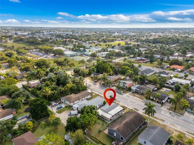 445 NW 8th St, Homestead, FL 33030