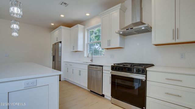 57 Oak Street, Keansburg, NJ 07734