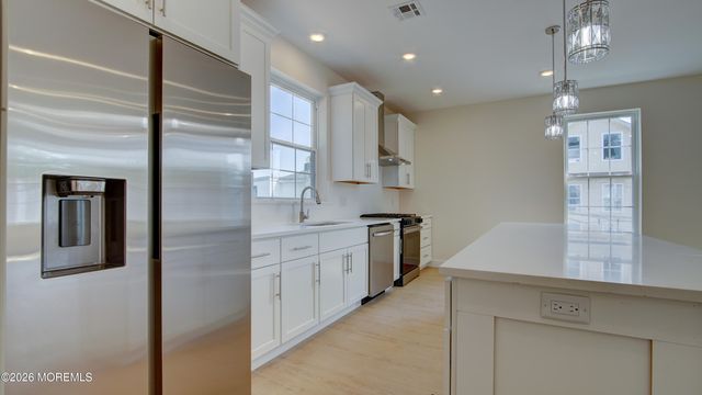 57 Oak Street, Keansburg, NJ 07734