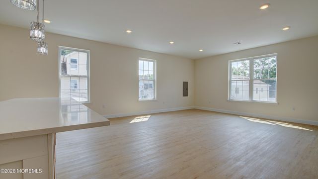 57 Oak Street, Keansburg, NJ 07734