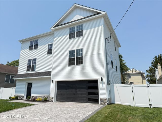 57 Oak Street, Keansburg, NJ 07734