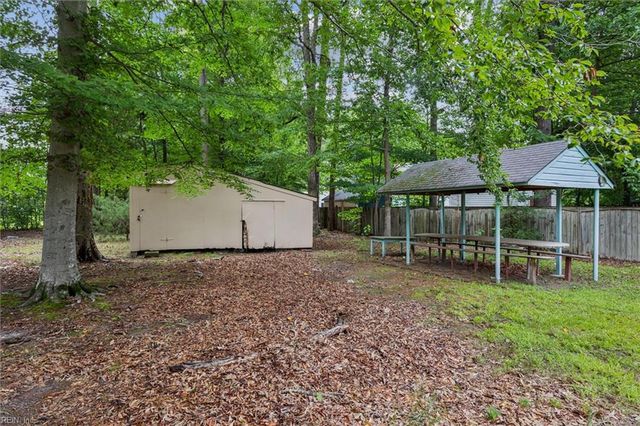 304 Harwood DR, Yorktown, VA 23692