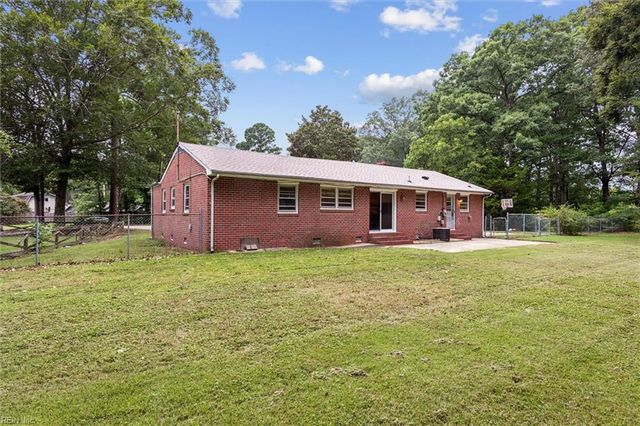 304 Harwood DR, Yorktown, VA 23692