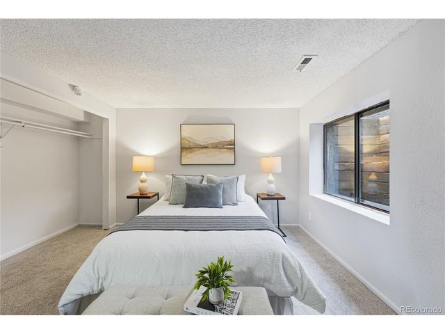 551 W Crestline Cir 9D2, Littleton, CO 80120