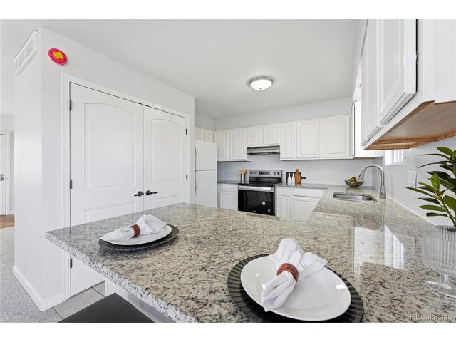 551 W Crestline Cir 9D2, Littleton, CO 80120