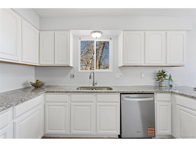 551 W Crestline Cir 9D2, Littleton, CO 80120