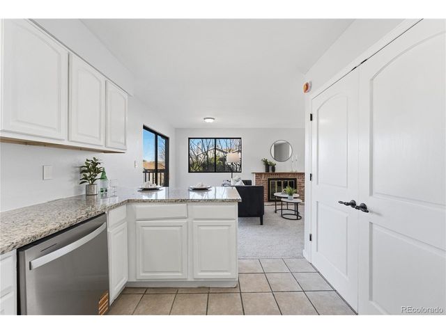 551 W Crestline Cir 9D2, Littleton, CO 80120