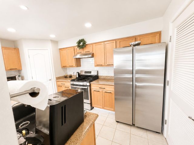 1414 Vessona Cir, Folsom, CA 95630