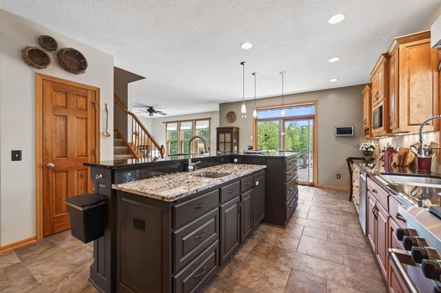 16917 73rd Place N, Maple Grove, MN 55311
