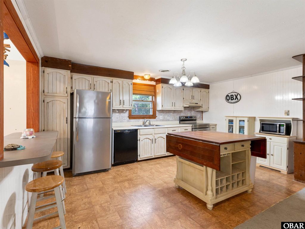 Image 17 of property listing at 2381 Swan Island Road Lot #16, Corolla, NC 27927