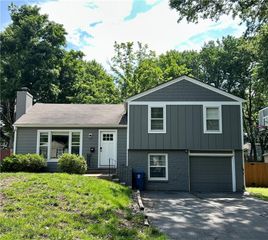 7631 Windsor Street, Prairie Village, KS 66208