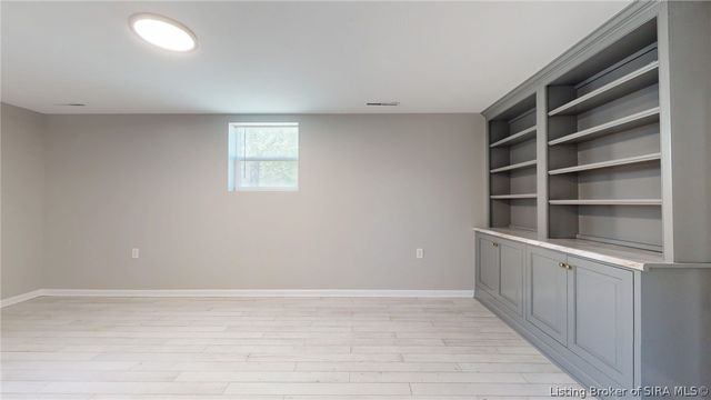 2902 Winchester Road, Jeffersonville, IN 47130