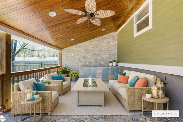 2902 Winchester Road, Jeffersonville, IN 47130