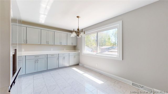 2902 Winchester Road, Jeffersonville, IN 47130