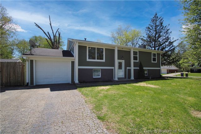 2902 Winchester Road, Jeffersonville, IN 47130