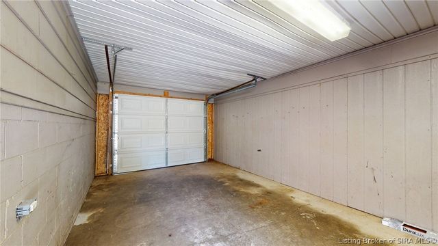 2902 Winchester Road, Jeffersonville, IN 47130