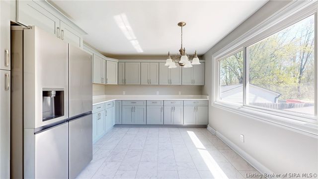 2902 Winchester Road, Jeffersonville, IN 47130