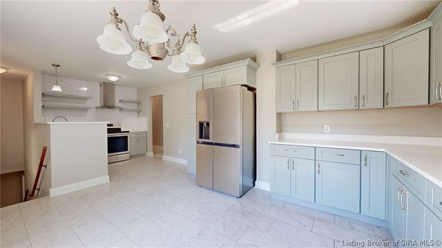 2902 Winchester Road, Jeffersonville, IN 47130