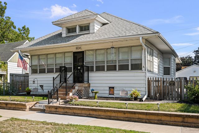 1834 16th Avenue, Moline, IL 61265