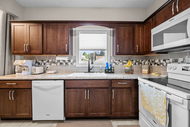 1834 16th Avenue, Moline, IL 61265