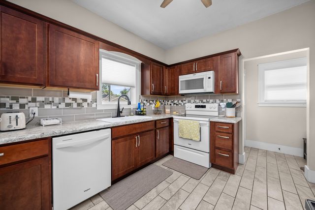 1834 16th Avenue, Moline, IL 61265