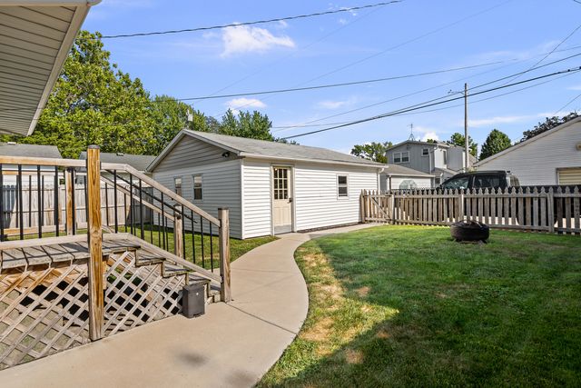 1834 16th Avenue, Moline, IL 61265