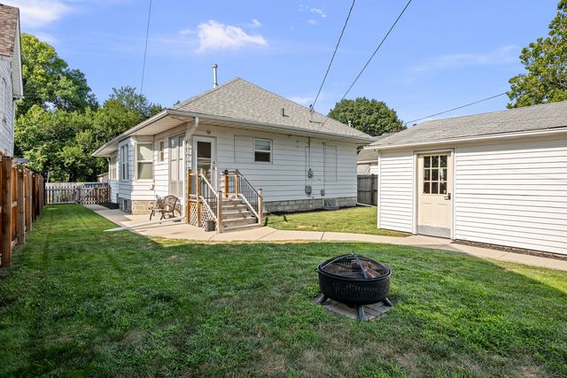 1834 16th Avenue, Moline, IL 61265