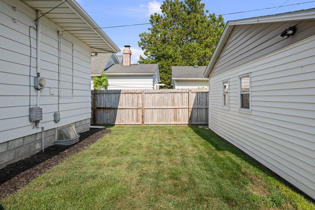 1834 16th Avenue, Moline, IL 61265