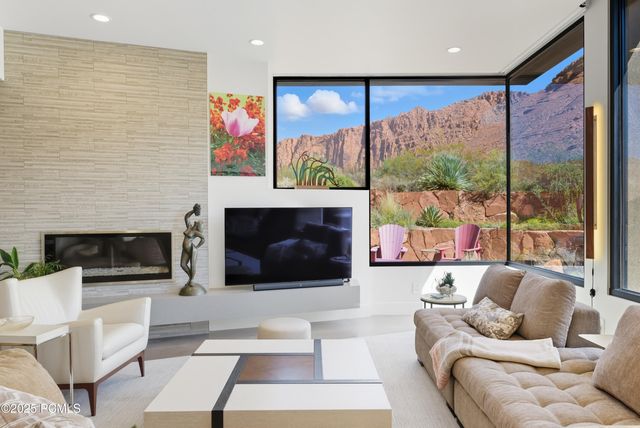 308 W Mallow Way, Ivins, UT 84738