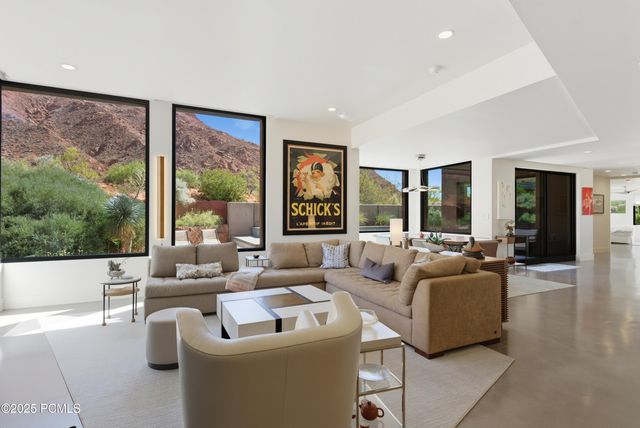 308 W Mallow Way, Ivins, UT 84738