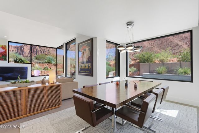 308 W Mallow Way, Ivins, UT 84738