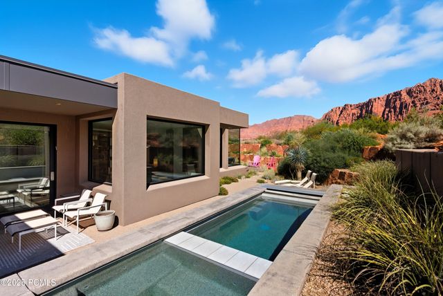 308 W Mallow Way, Ivins, UT 84738