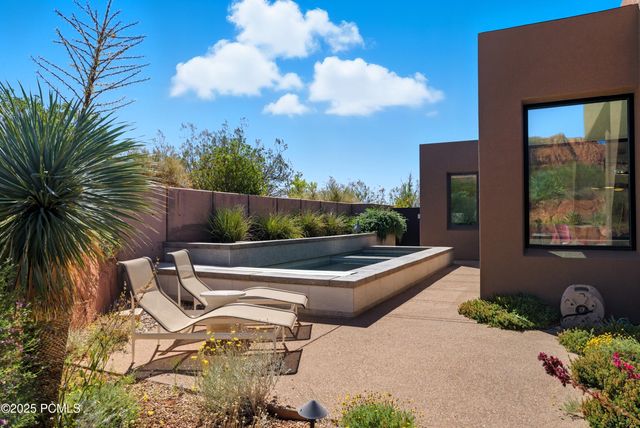 308 W Mallow Way, Ivins, UT 84738