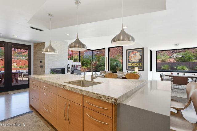 308 W Mallow Way, Ivins, UT 84738