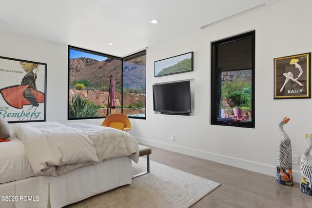 308 W Mallow Way, Ivins, UT 84738