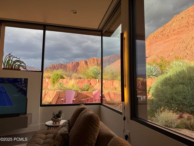 308 W Mallow Way, Ivins, UT 84738