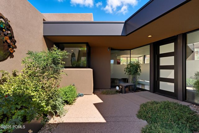 308 W Mallow Way, Ivins, UT 84738