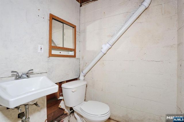 11 Kenneth Drive, Montclair, NJ 07043