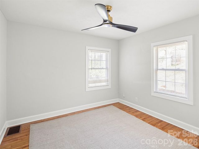 9 S Woodward Avenue, Asheville, NC 28804