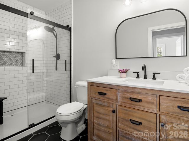 9 S Woodward Avenue, Asheville, NC 28804