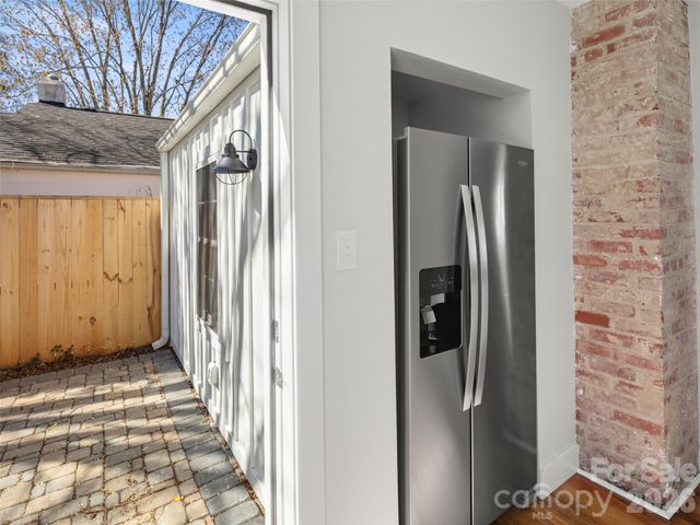 9 S Woodward Avenue, Asheville, NC 28804