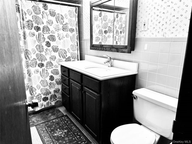 55 Constellation Road, Levittown, NY 11756