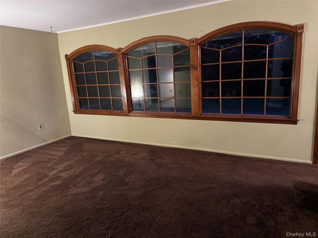 55 Constellation Road, Levittown, NY 11756