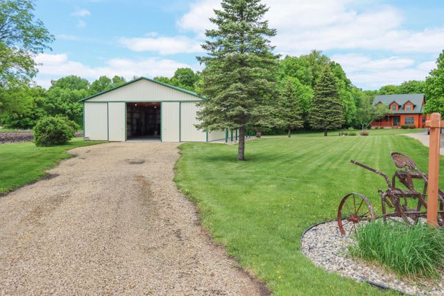 38462 498th Street, North Mankato, MN 56003