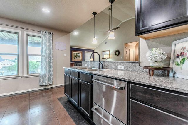 607 Hideaway Circle, Alexander, AR 72002