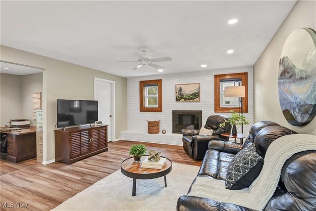 16450 Howe Road, Strongsville, OH 44136