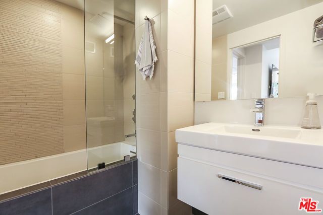 17352 W Sunset Boulevard 301, Pacific Palisades (los Angeles), CA 90272