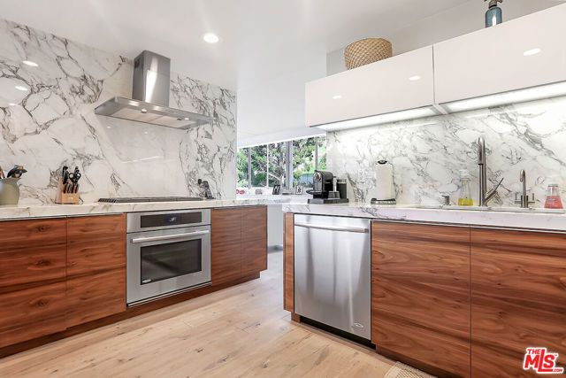 17352 W Sunset Boulevard 301, Pacific Palisades (los Angeles), CA 90272