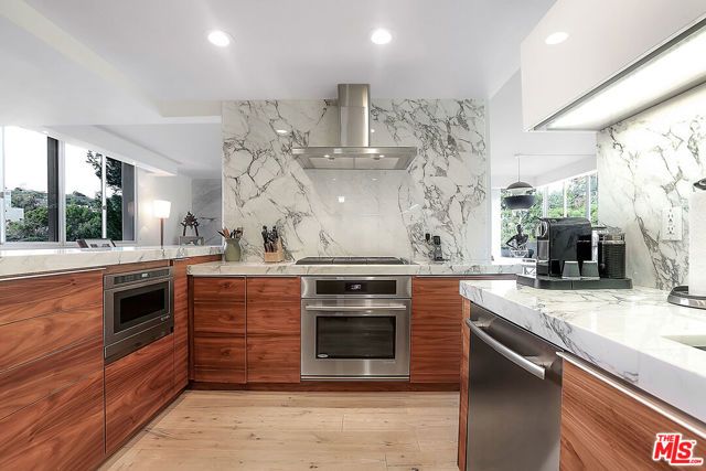 17352 W Sunset Boulevard 301, Pacific Palisades (los Angeles), CA 90272