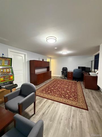 825 Rowlinson Lane, Ortonville, MI 48462